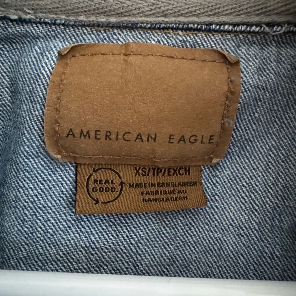 AE Cropped Hooded Denim Jacket - Picture 8 of 9